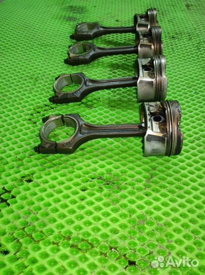 Поршень Шатун EP6 1.6 Peugeot 308