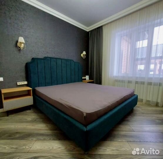 Кровать с изголовьем