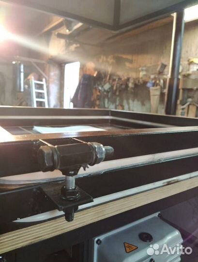 Вакуумно-формовочный станок