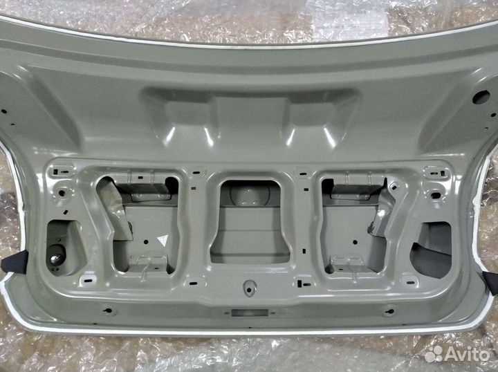 Крышка багажника Volkswagen Polo Sedan 2010-2020