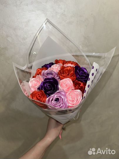 Букет из атласных роз