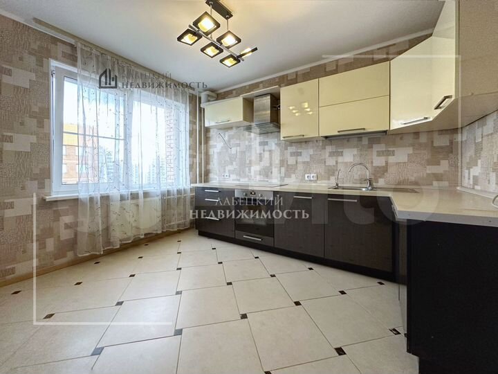 3-к. квартира, 82,6 м², 21/24 эт.