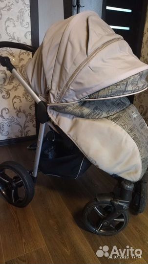 Прогулочная коляска