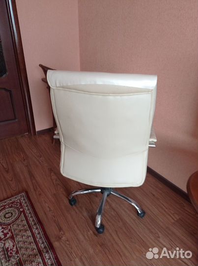 Компьютерное кресло кожа