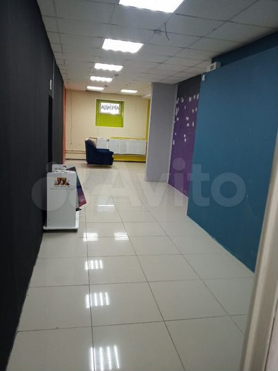 Помещение с отдельным входом- 77 м²