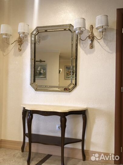 Консоль с зеркалом