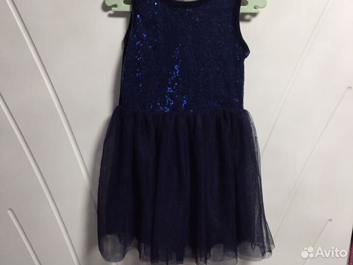 Платье праздничное 98