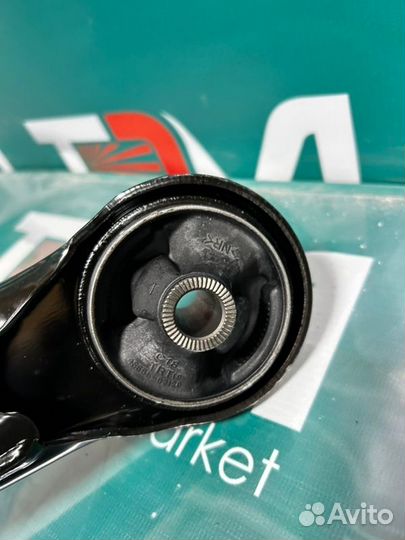 Рычаги передние передние Toyota Avensis AZT250