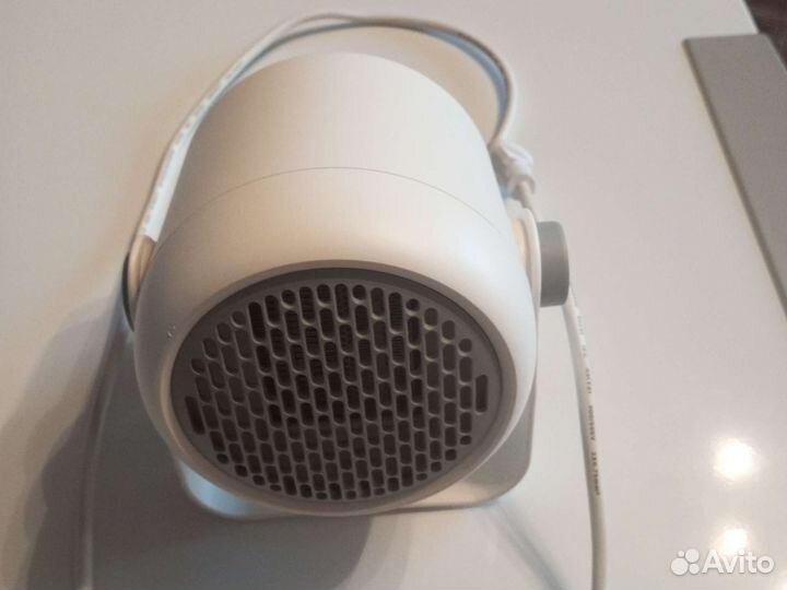 Настольный тепловентилятор