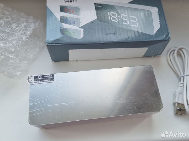 Часы электронные настольные