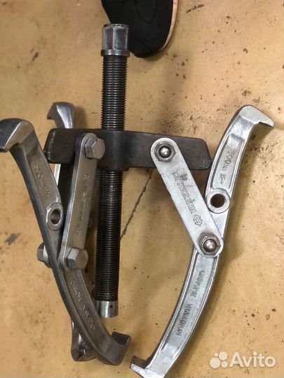 Сьёмник трехлапый 300мм king tony