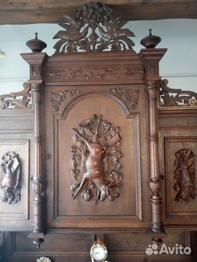 Буфет старинный Французский в охотничьем стиле