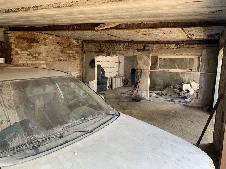 Гараж, > 30 м²