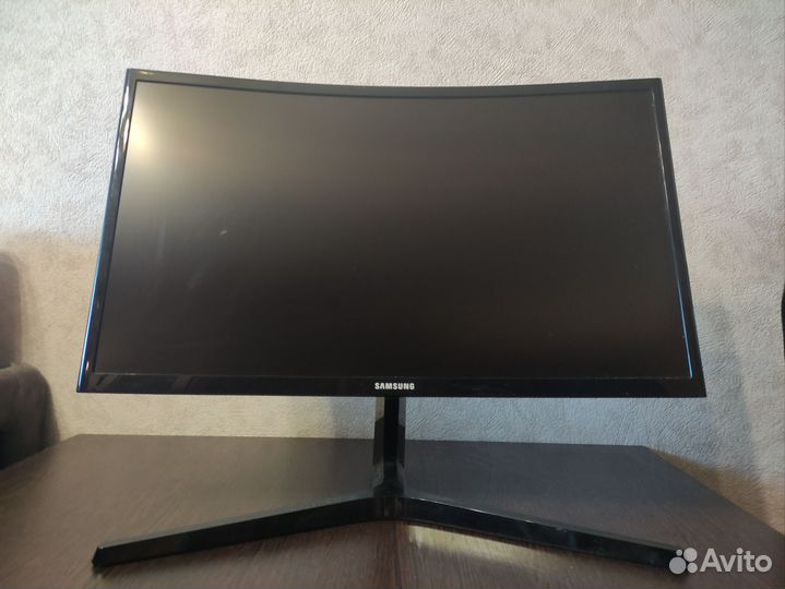 Монитор Samsung 23.5д 144гц изогнутый