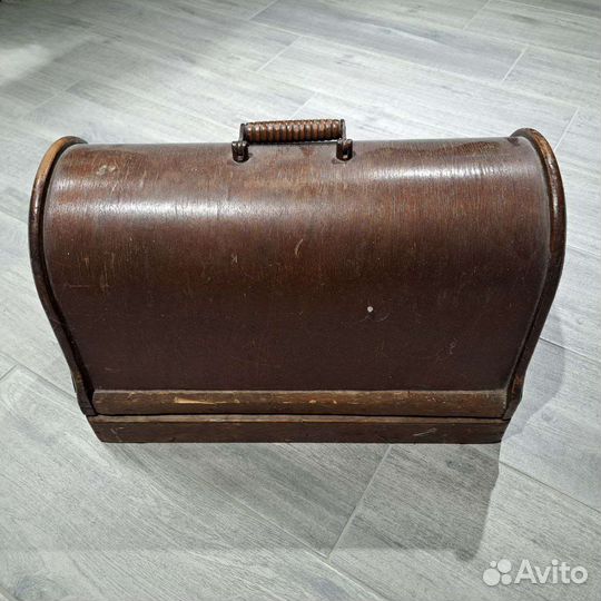 Швейная машина Singer