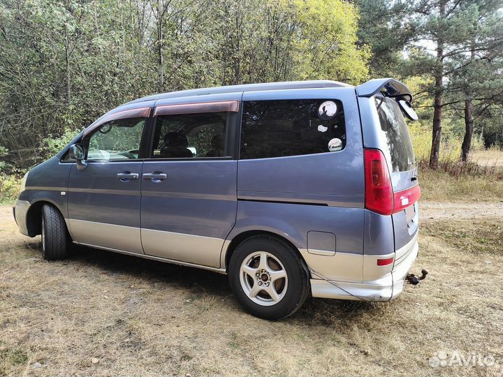 Nissan Serena 2.5 AT, 2001, 270 000 км