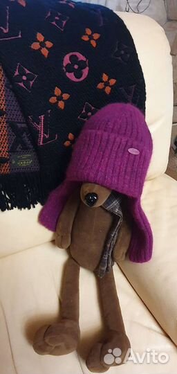 Louis vuitton шарф и шапка цвета фуксии