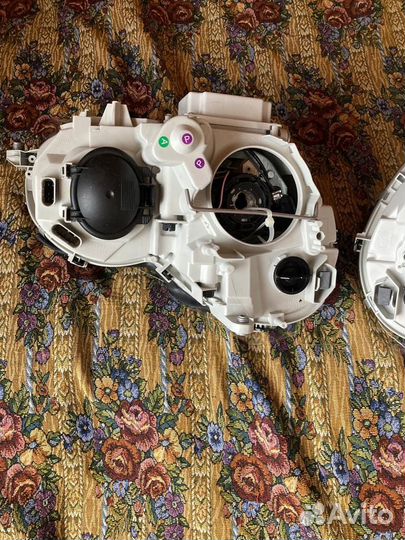 Mercedes w203 c-class фара ксенон левая правая