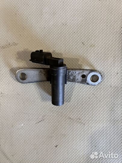 Датчик положения коленвала Renault Logan K4M