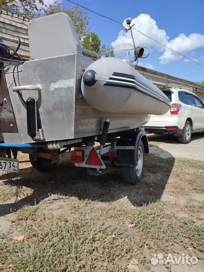 Моторная лодка для рыбалки и туризма