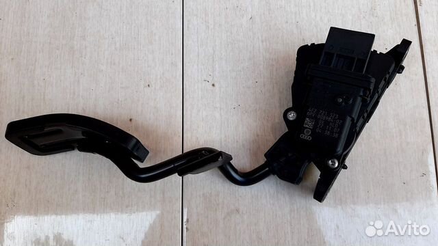 Педаль газа Audi A6 (C6) 4F2 2008