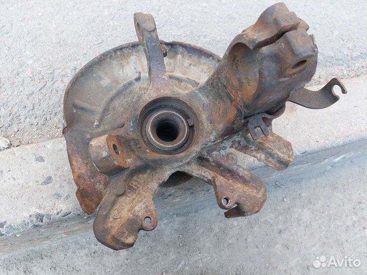 Поворотный кулак skoda octavia тур