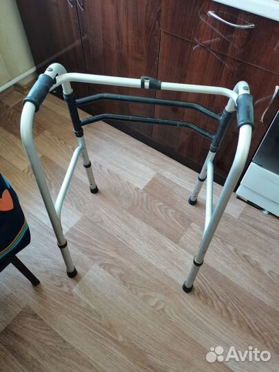 Ходунки для взрослых шагающие