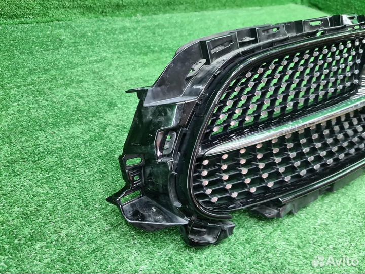 Решетка радиатора Mercedes-Benz E-Class