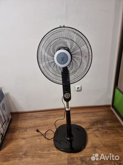 Вентилятор напольный Electrolux EFF-1014i