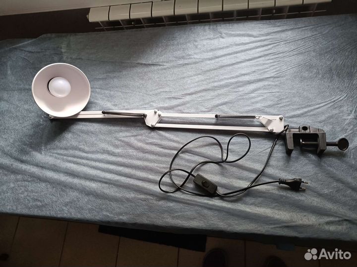 Лампа настольная