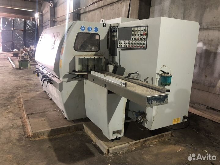 Четырехсторонний строгальный станок