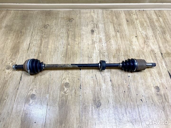 Привод левый Honda Civic Ek3