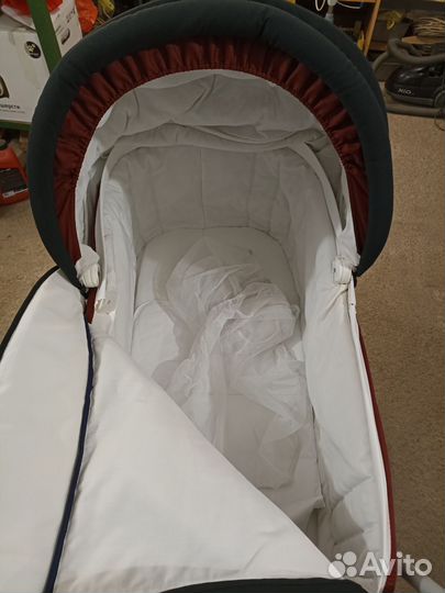 Прогулочная коляска с надувными колесами