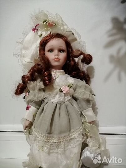 Кукла фарфоровая коллекционная