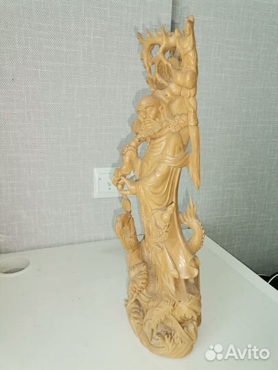 Статуэтка резная, из дерева, ручная работа