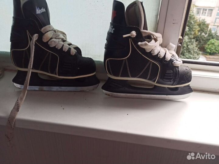 Коньки хоккейные