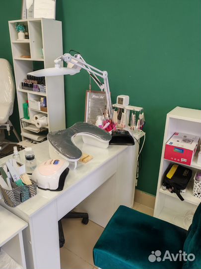 Оборудование для мастера маникюра