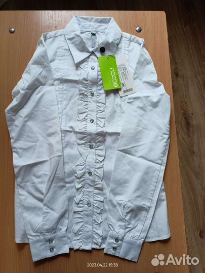 Рубашка для девочки, новая, белая. 158р