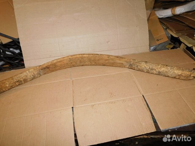 Старинное коромысла с кованными крюками ри