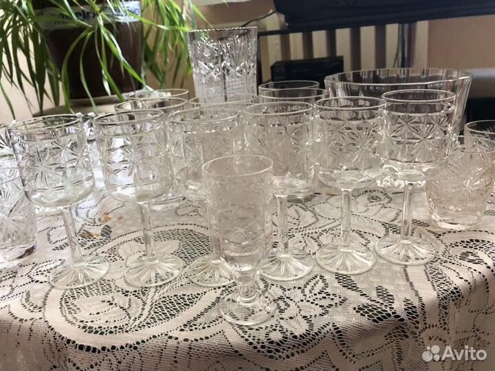 Хрустальный набор рюмок, конфетницы, кружек, вазы