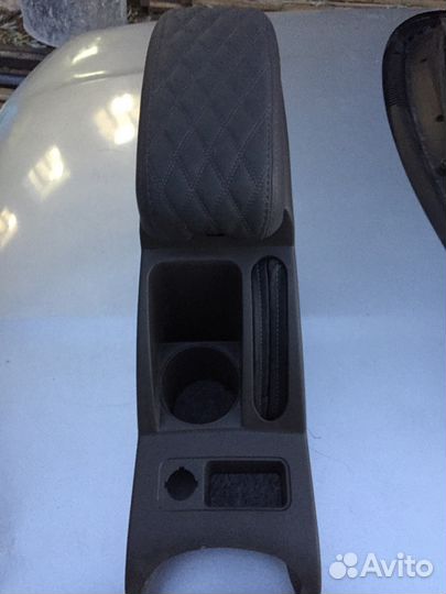 Подлокотники заводские на Шевроле кобальт, Равон