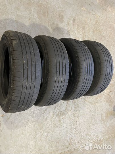 Bridgestone Dueler H/P 215/65 R16