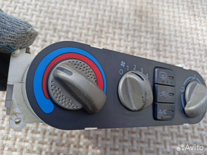 Блок управления печкой Nissan Sentra B15