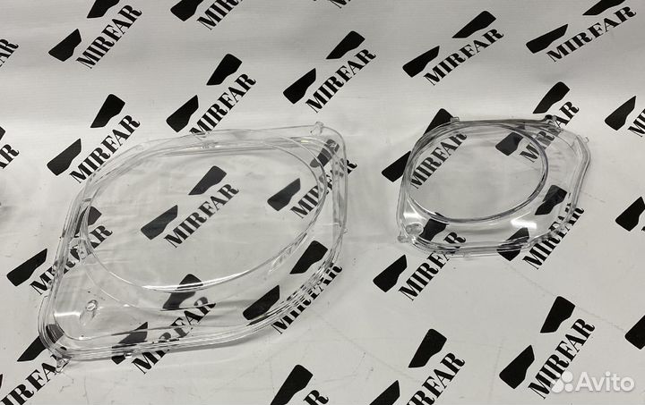 Левое стекло фары Bentley Bentayga 2015-2020