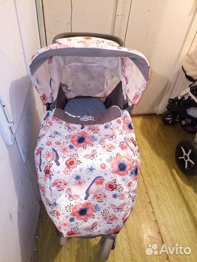 Прогулочная коляска