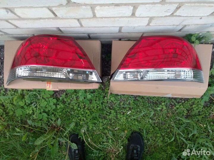 Фонарь задний MN161195 Митсубиси Лансер 9