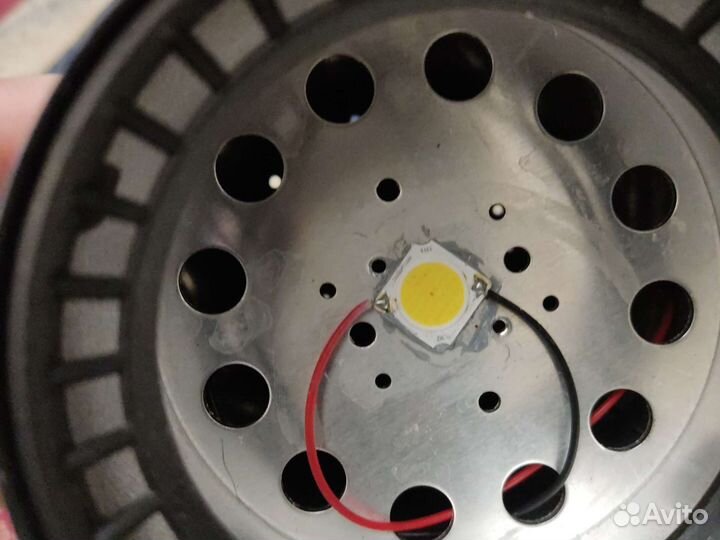 Монорельсовый потолочный светильник светодиодный