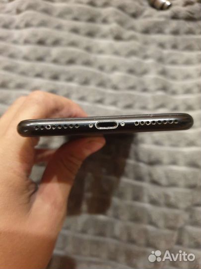 Телефон iPhone 7 plus