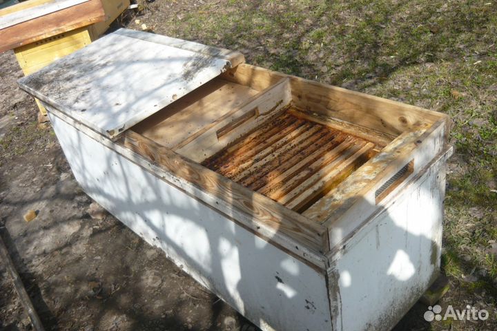 Ульи и другие принадлежности