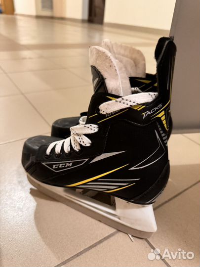 Коньки хоккейные ссм